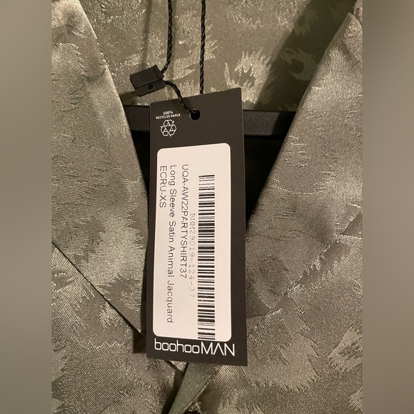 BoohooMAN Size XS Satin Olive Jacquard Animal Print Longsleeve Revere Shirt - Picture 3 of 3